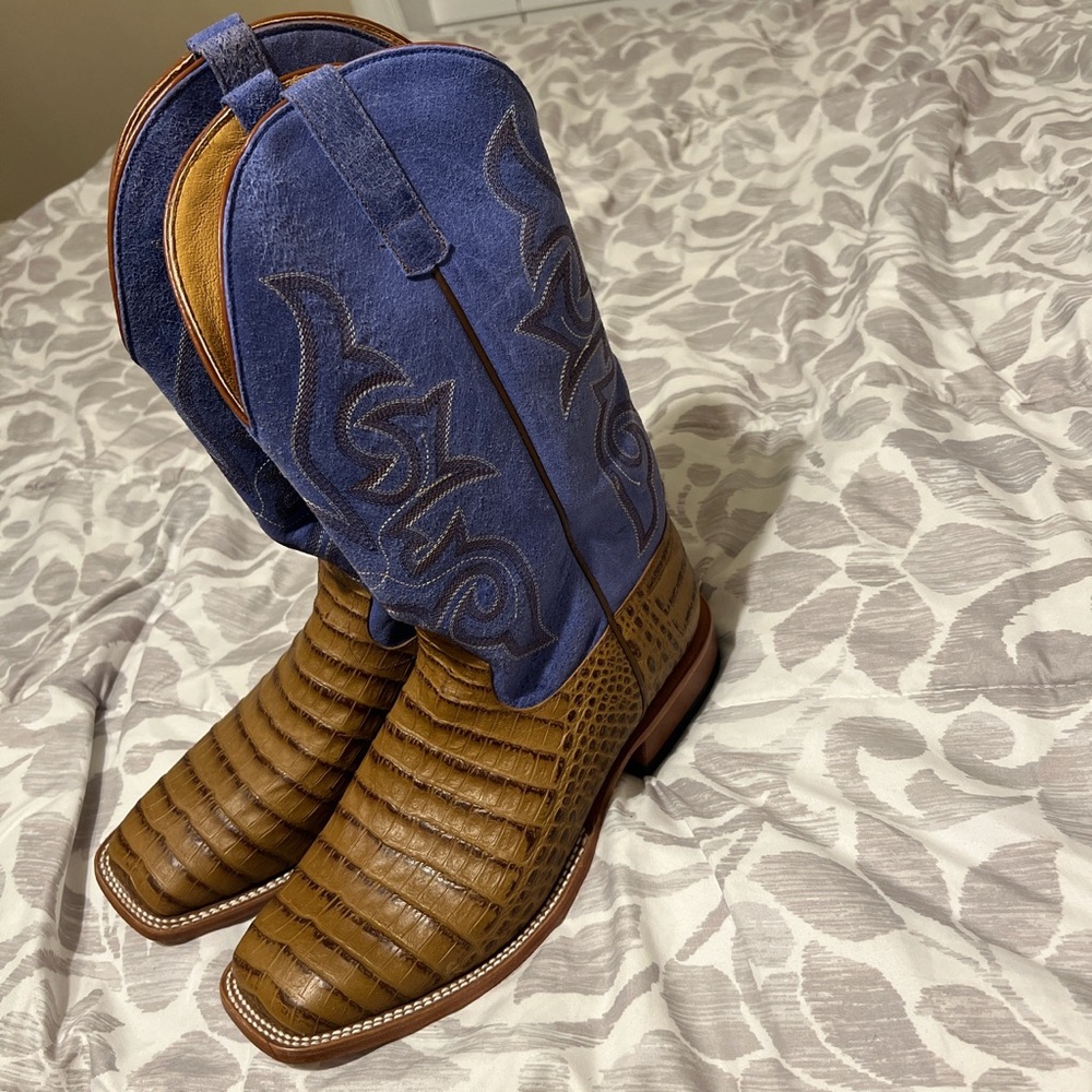 Caiman Skin boots, With blue color up the shaft of them